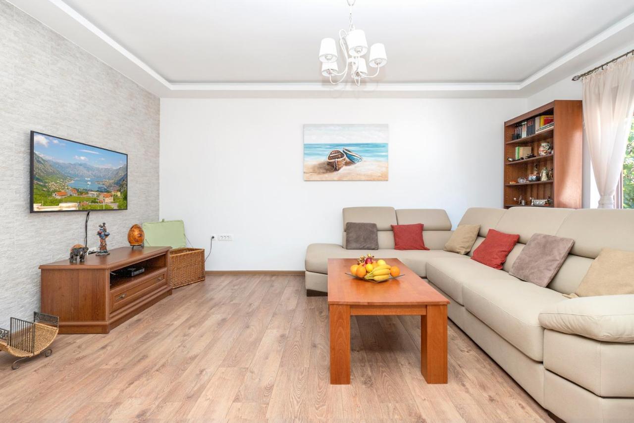 Seafoam Apartment Котор Экстерьер фото