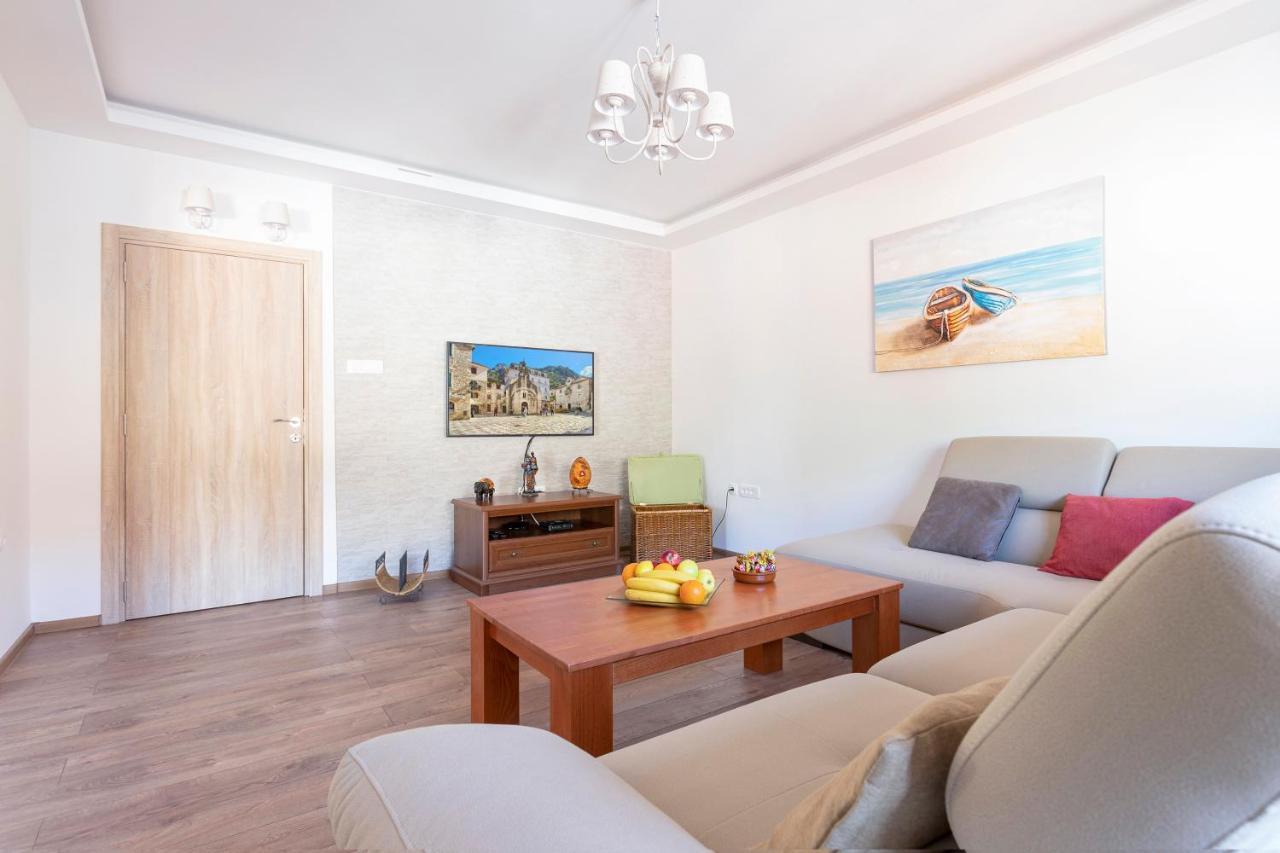 Seafoam Apartment Котор Экстерьер фото
